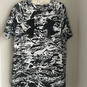 Under Armour Camo T-Shirt - Black and Gray
